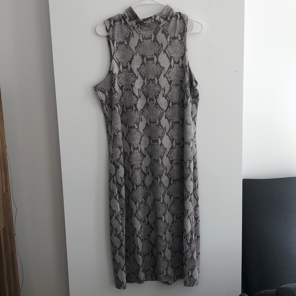 NWT Banana Republic Snake Dress